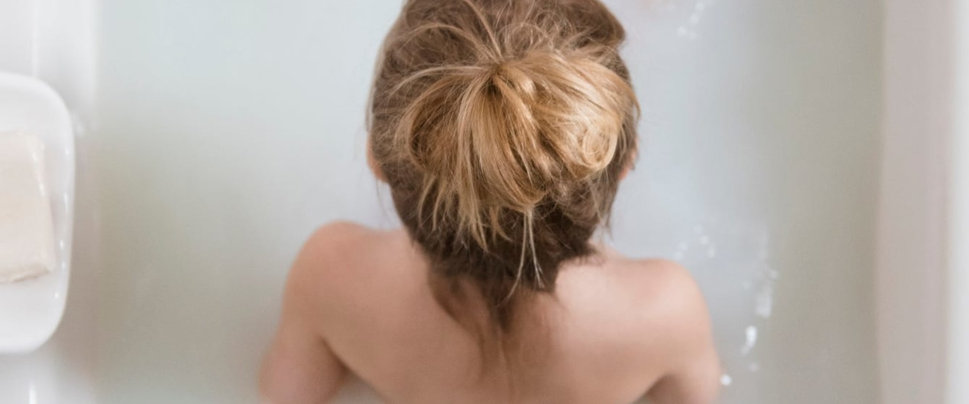 Everything You Need to Know About Oatmeal Baths